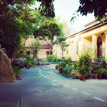 Budapest Garden Hotel Esterno foto