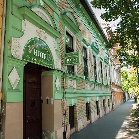 Budapest Garden Hotel Esterno foto