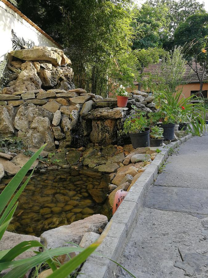 Budapest Garden Hotel Esterno foto