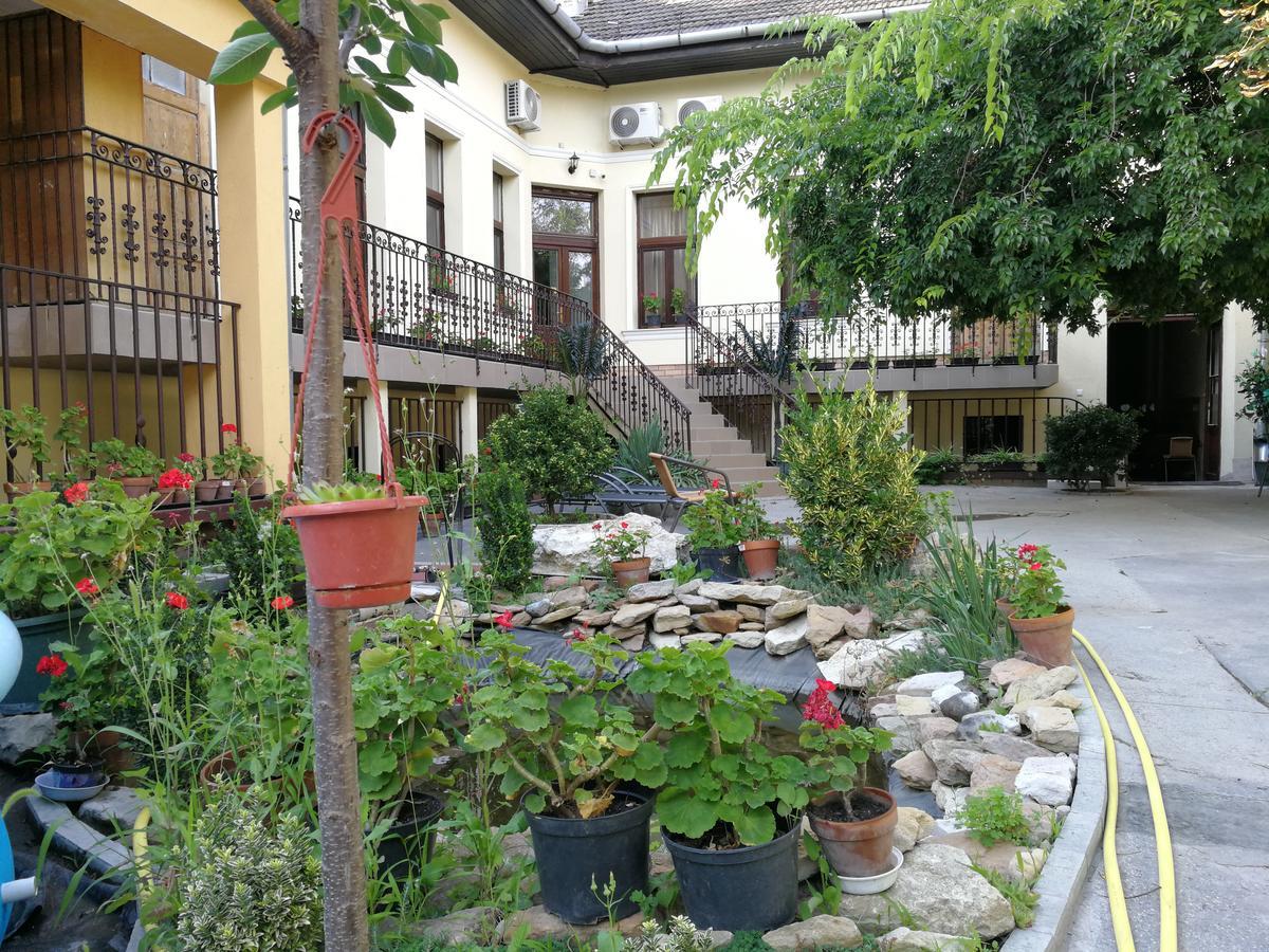 Budapest Garden Hotel Esterno foto