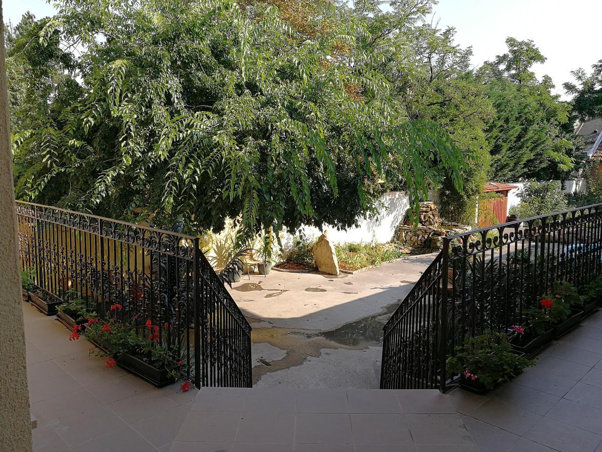 Budapest Garden Hotel Esterno foto